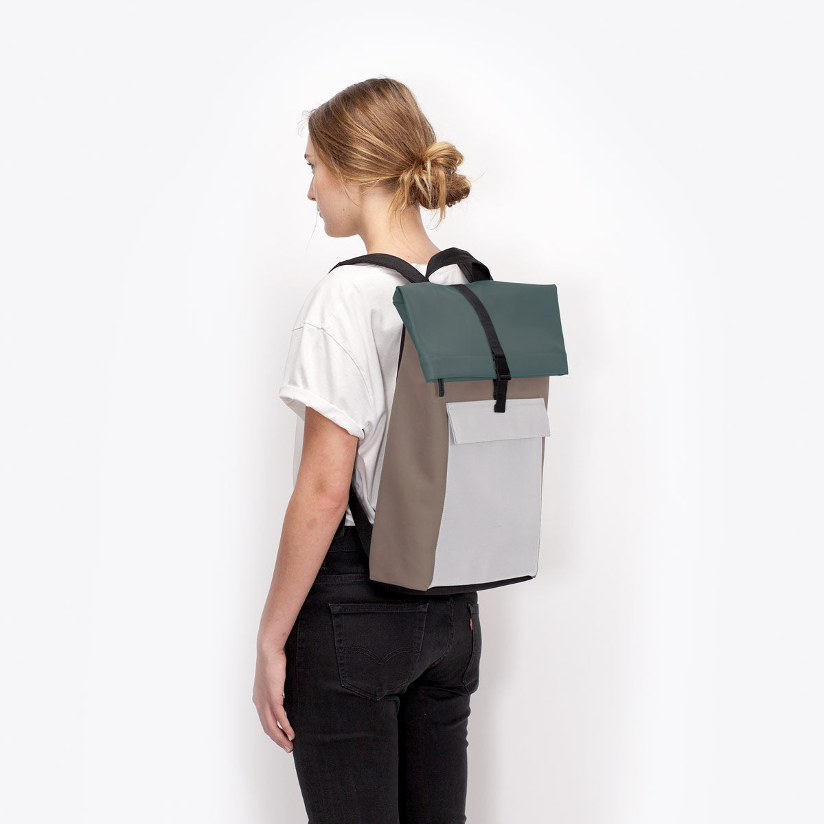 Jannik Roll-Top Backpack - Dark Sand - Glacier Grey / Medium