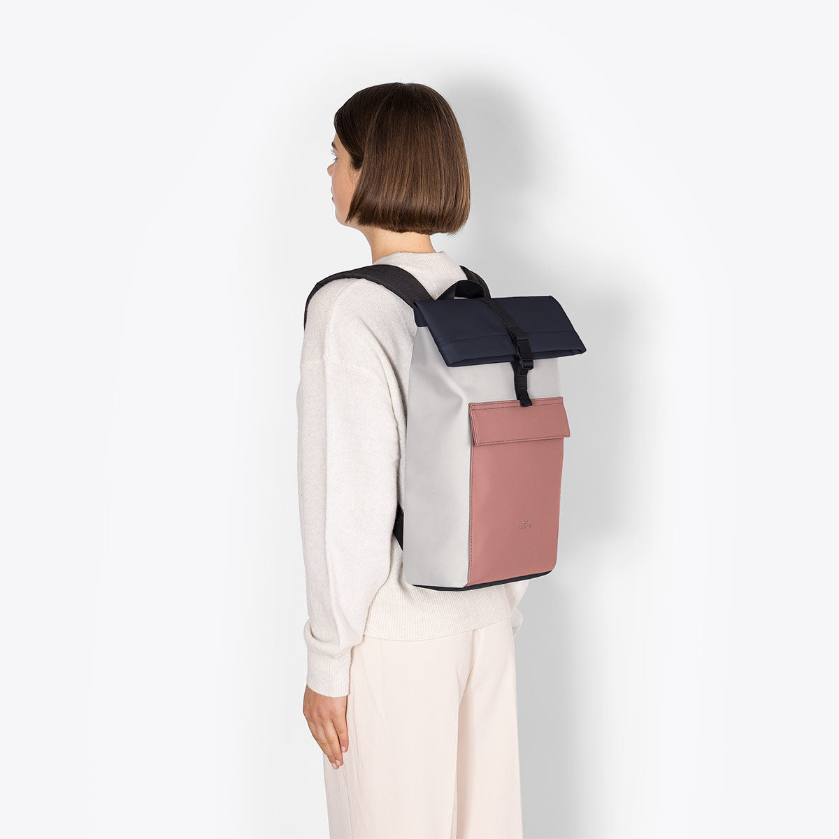 Jannik Roll-Top Backpack - Glacier Grey - Dark Rose / Mini