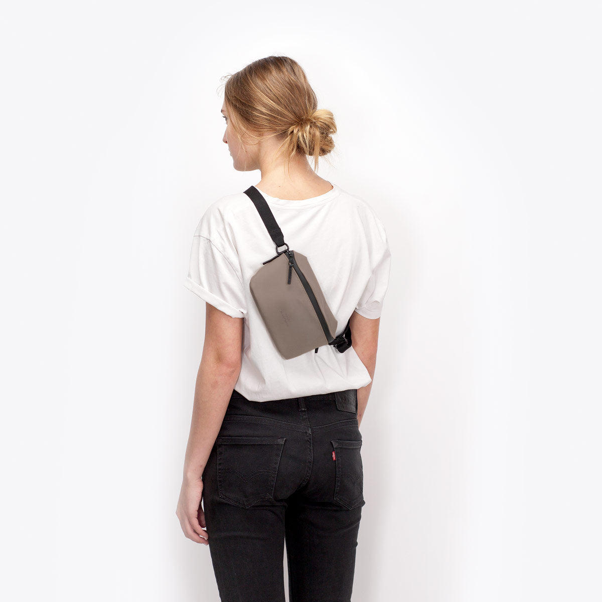 Jona Crossbody Bag - Dark Sand / Medium