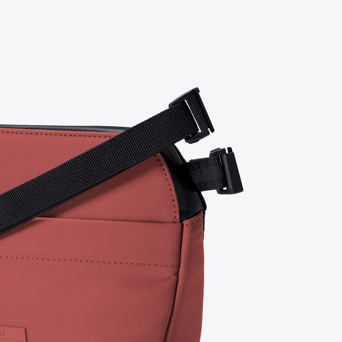 Melvin Crossbody Bag - Hibiscus / Medium