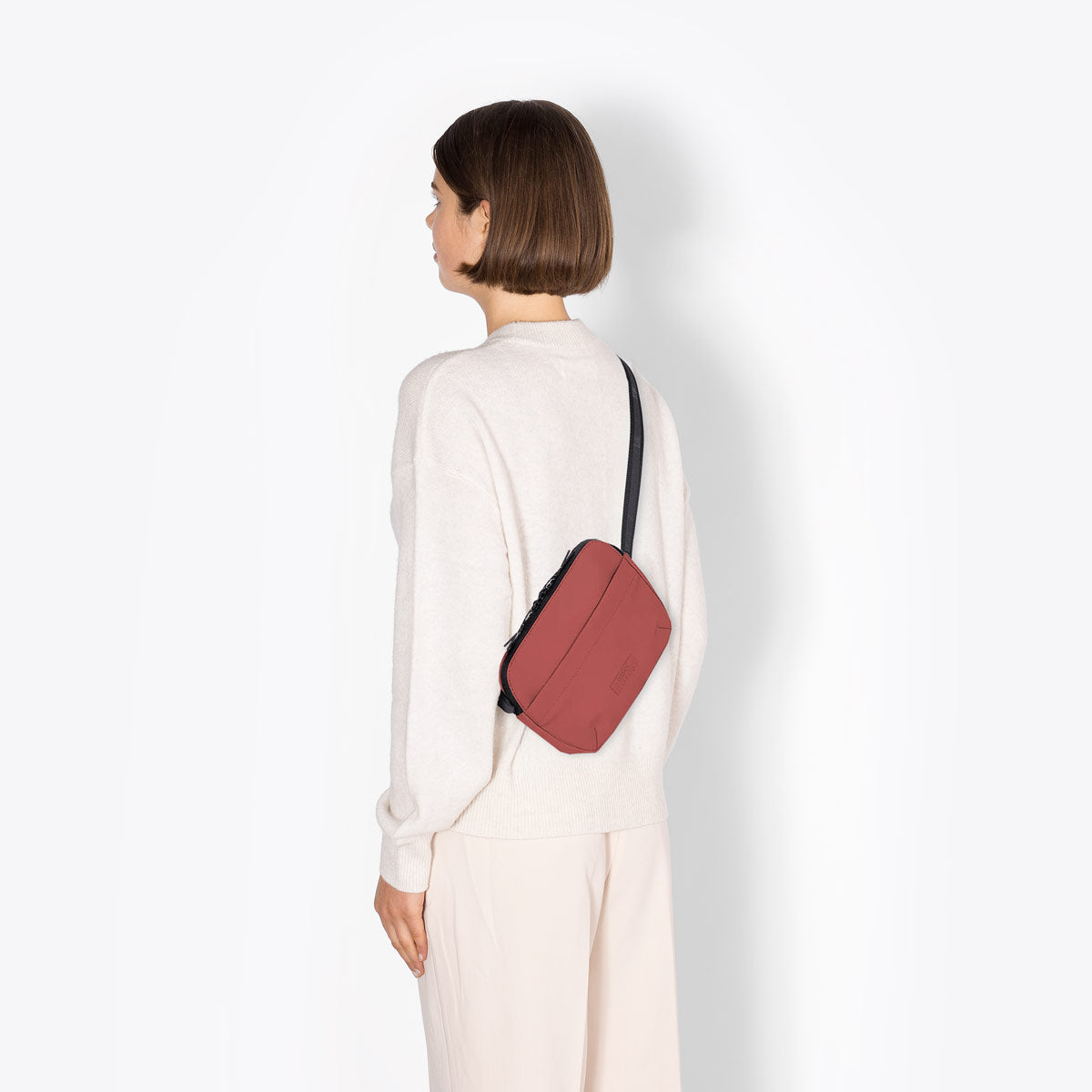 Melvin Crossbody Bag - Hibiscus / Medium
