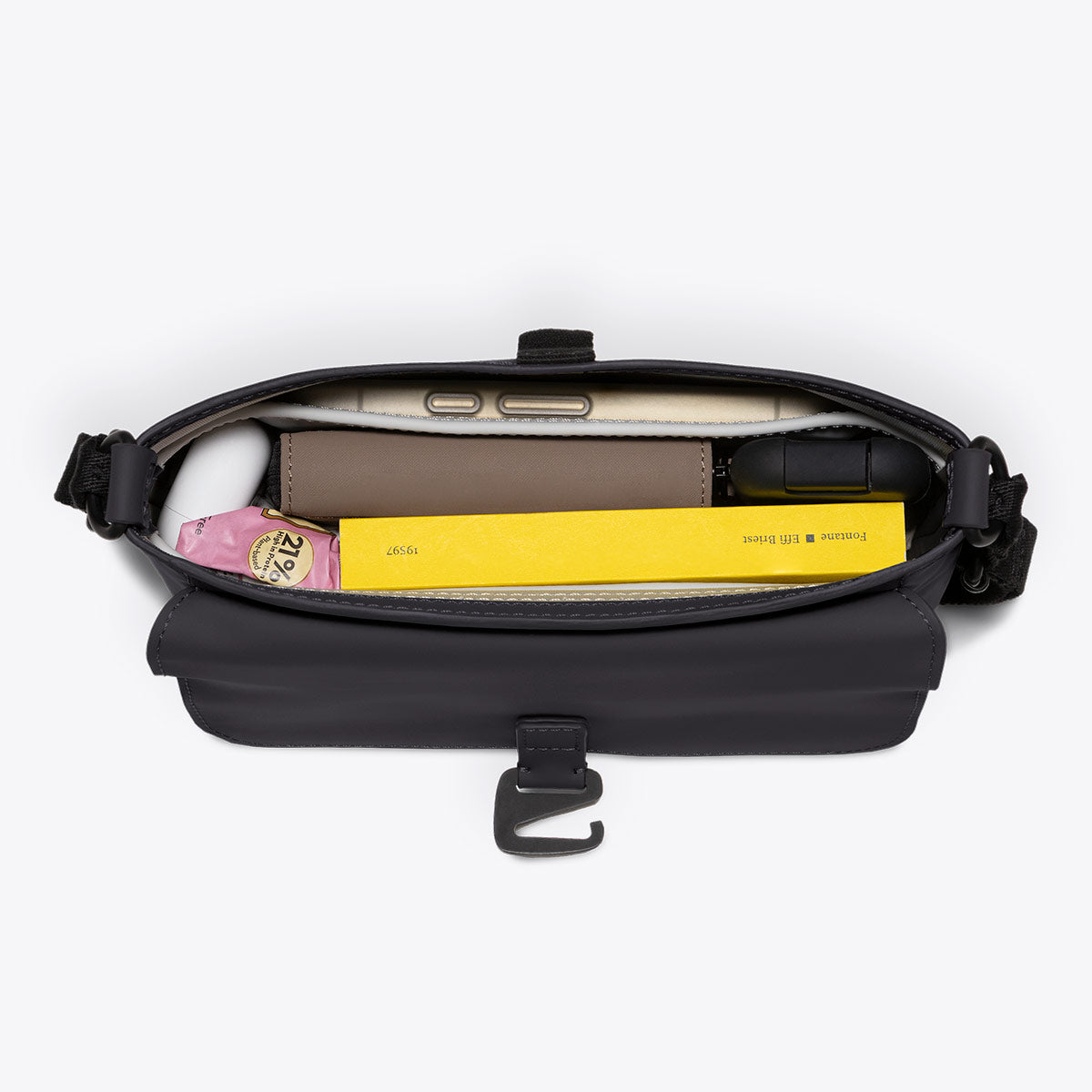 Yuri Shoulder Bag - Black