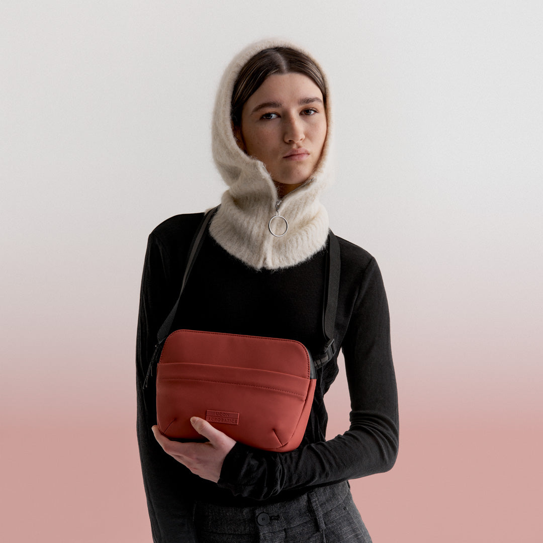 Melvin Crossbody Bag - Hibiscus / Medium